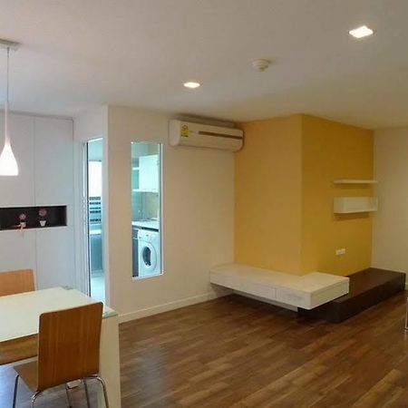 The Room @Sukhumvit79 Bangkok Exteriör bild