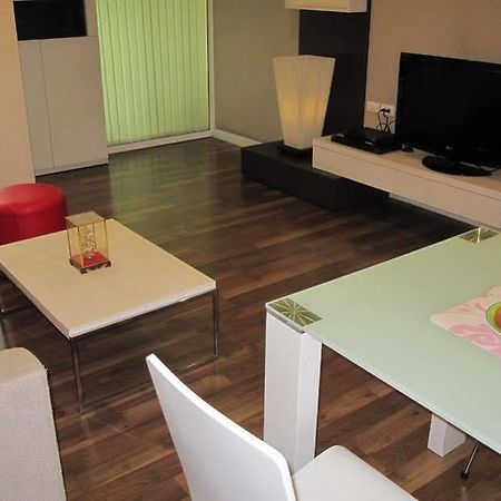 The Room @Sukhumvit79 Bangkok Exteriör bild