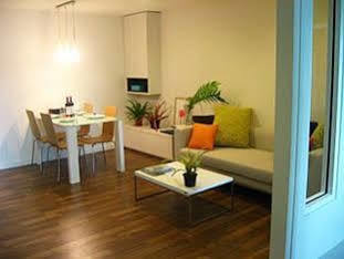 The Room @Sukhumvit79 Bangkok Exteriör bild