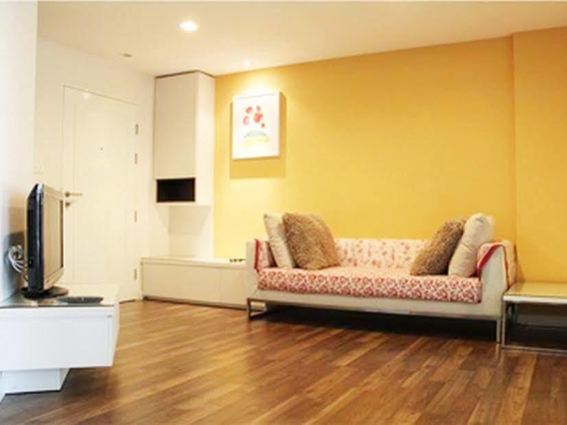 The Room @Sukhumvit79 Bangkok Exteriör bild